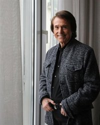 Raphael ofrecerá un segundo concierto en el Teatro de la Laboral el 18 de mayo