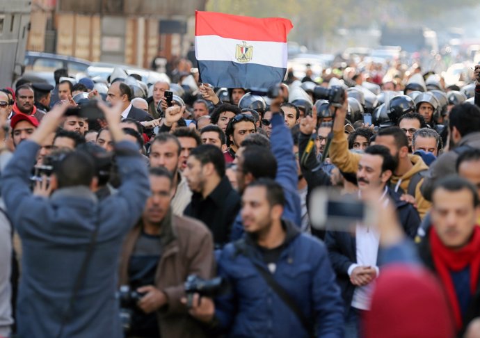 Egipcios celebran fallo que impide entrega de islas a Arabia Saudí