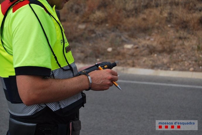 Control de Mossos, tráfico, carretera