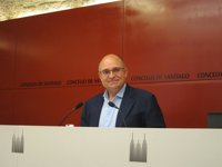 Los socialistas piden más medios para las Urgencias del CHUS, "saturadas" por la gripe