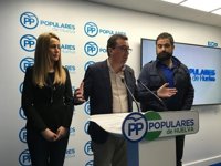El PP exige a Susana Díaz que escuche el "clamor de los onubenses por una sanidad digna"
