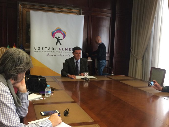 Javier Aureliano García ha presentado los actos de 'Costa de Almería' en Fitur.