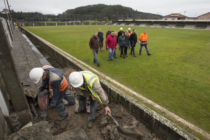 Comienzan las obras en el campo de fútbol de Escobedo