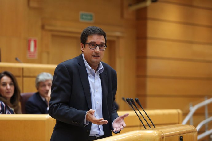 Óscar López en el Senado