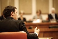 Rivera exige a Cospedal que pida "perdón" por el Yak 42 y reclama cuentas a Rajoy