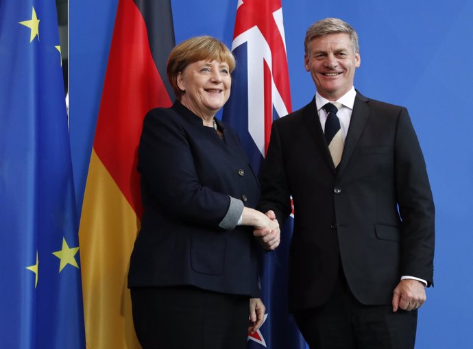 Angela Merkel junto al primer ministro de Nueva Zelanda, Bill English