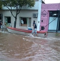 Más de 500 personas evacuadas por fuertes lluvias en Santa Fe, Argentina