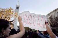 Los 'millennials' descubren las protestas con la llegada de Trump al poder