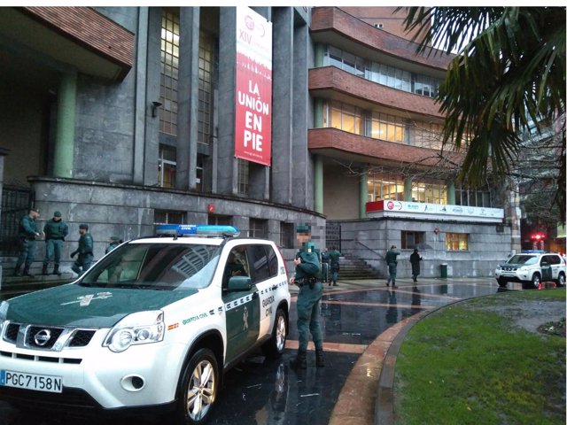 Guardia Civil en sede de UGT