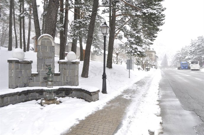 La nieve afecta a varias localidades altoaragonesas