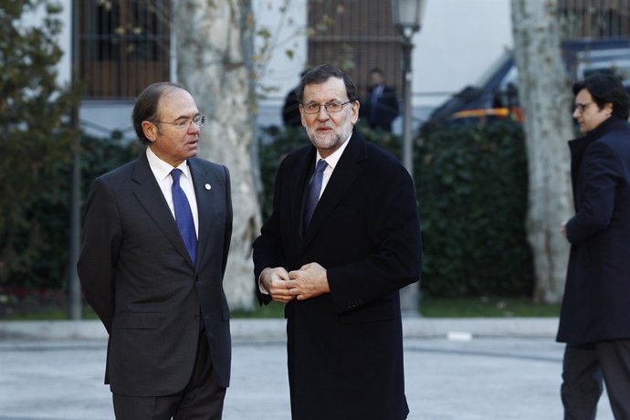 Pío García Escudero recibe a Mariano Rajoy en la Conferencia de Presidentes