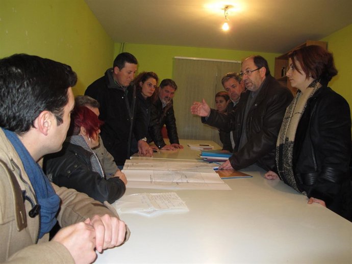 Reunión de la alcaldesa de Teruel, Emma Buj, con el barrio de Villaspesa