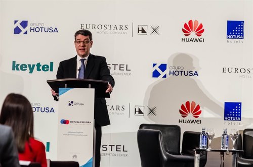 Nadal en el III Foro Hotusa Explora