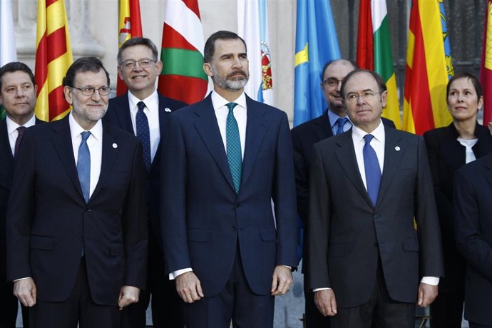 Rajoy, Pío García Escudero y el Rey Felipe en la Conferencia de Presidentes