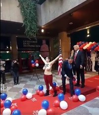 El Museo de Cera aumentará la seguridad tras el asalto de una feminista a la escultura de Trump en su inauguración