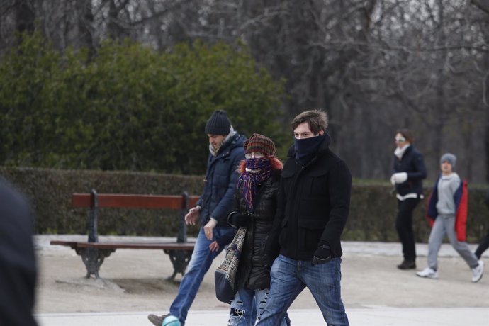 Invierno, invernal, frío, temperaturas bajas, abrigo, abrigarse, pareja, parejas