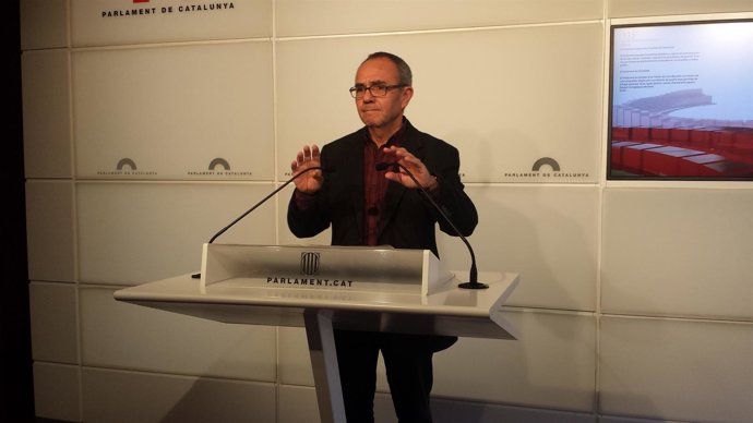 El portavoz de SíQueEsPot en el Parlament, Joan Coscubiela