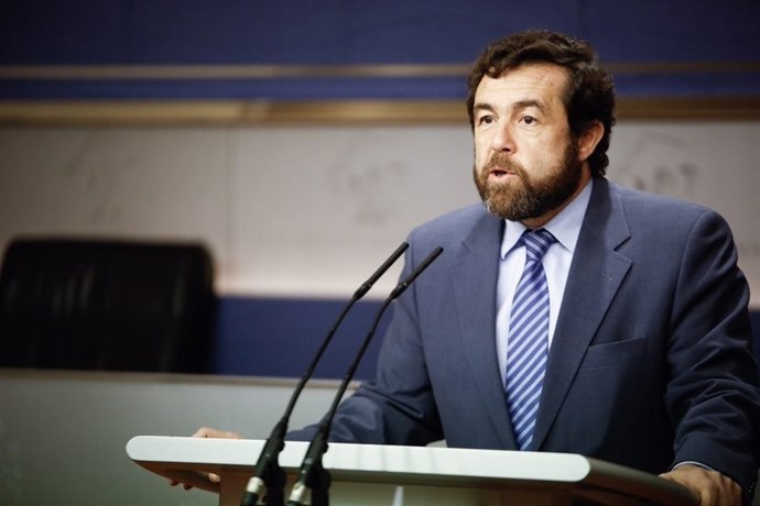 Miguel Gutiérrez, de Ciudadanos, en una rueda de prensa en el Congreso