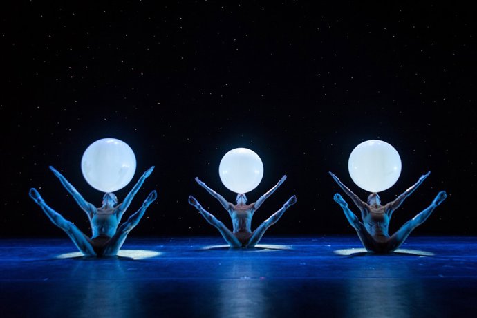 Momix