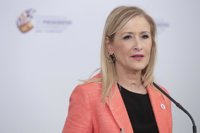 Cifuentes ve "anecdótico" el tuit del PP y pide disculpas si Susana Díaz se ha ofendido