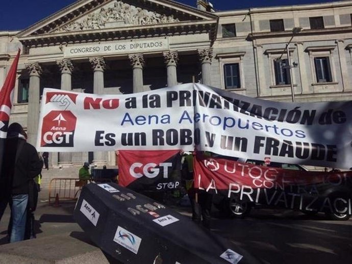 CGT protesta en el Congreso