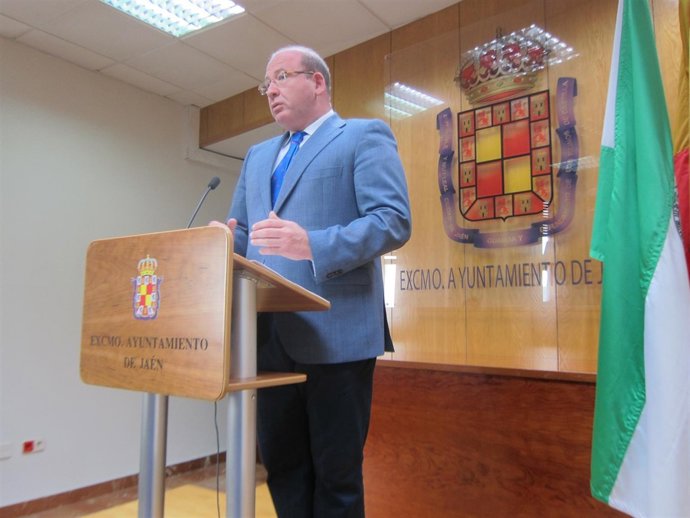 El alcalde de Jaén, Javier Márquez, durante la rueda de prensa