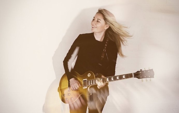 JOANNE SHAW TAYLOR