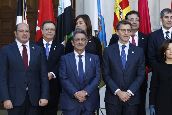 Miguel Ángel Revilla y Feijóo en la Conferencia de Presidentes en el Senado