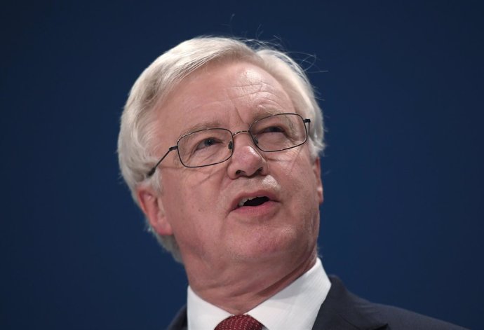 El ministro británico para el Brexit, David Davis