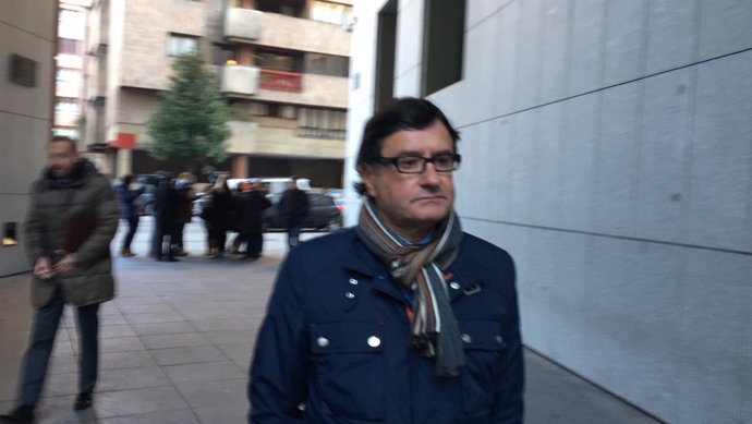 El abogado de UGT Francisco Alonso, a la entrada del Juzgado