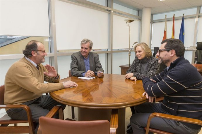 De la Sierra se reúne con el Colegio de Arquitectos