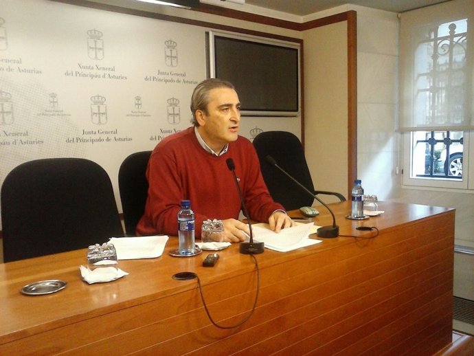 Carlos Suárez en rueda de prensa. 