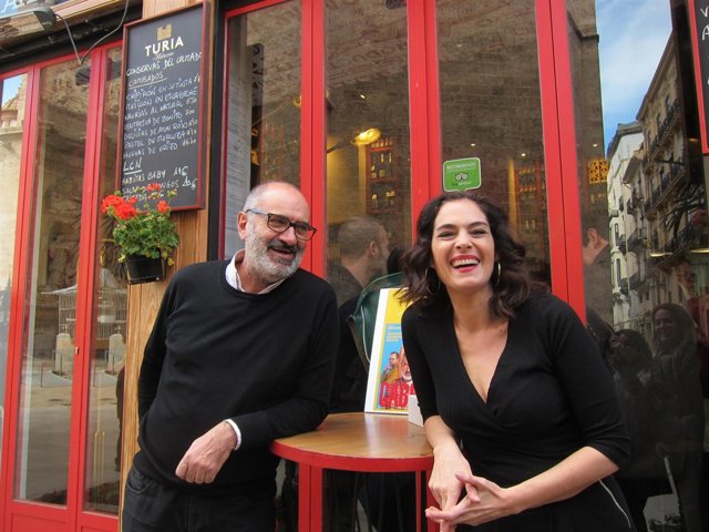 Joaquín Climent y Rocío Muñoz-Cobo. Ella en mi cabeza. Teatre Talia