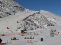 Las Estaciones de Esquí de León reciben más de 600 esquiadores durante el primer día de apertura de la temporada