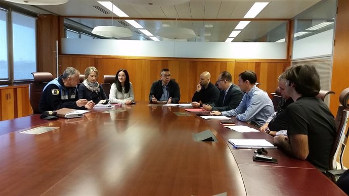 Reunión sobre los grafitis