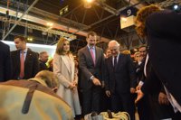 Ceniceros recibe a los Reyes de España en su visita al pabellón de La Rioja en Fitur