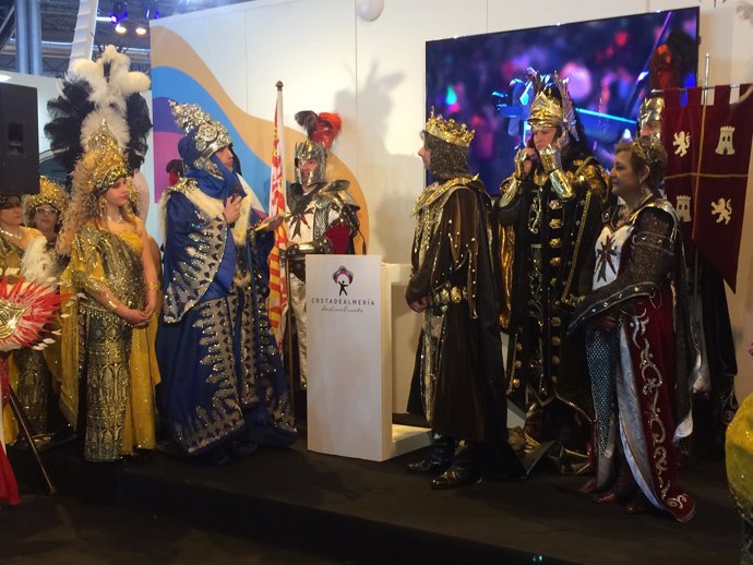 Los Moros y Cristianos de Vera han representado una escena de la capitulación.