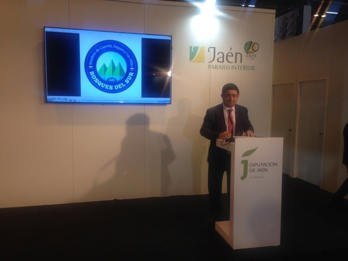 Reyes presenta en Fitur 2017 la colección de vídeos 'GR-247 Ciclismo Indoor'. 