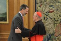 El Rey Felipe VI y el cardenal Carlos Osoro se reúnen durante una hora en la Zarzuela