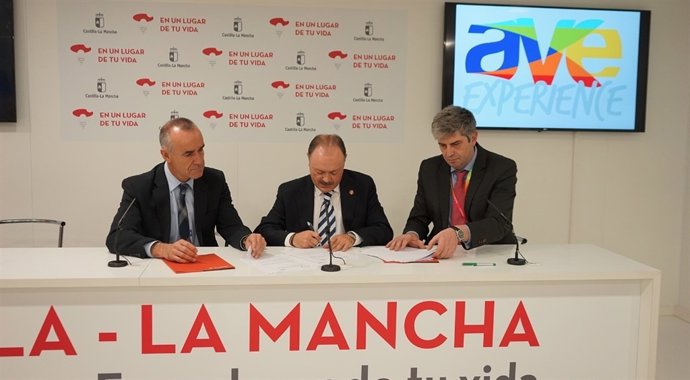 Ciudades Ave firma convenios con Iberia y Renfe