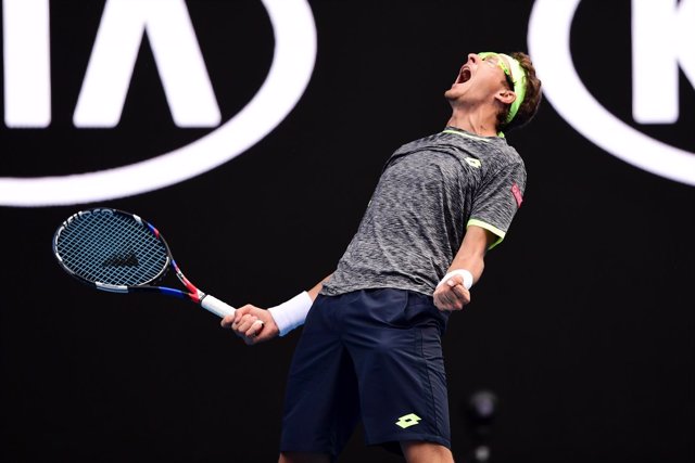 Denis Istomin celebra su victoria