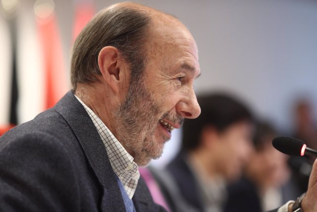 Rubalcaba en la presentación del libro del hijo de Guillermo Fernández Vara