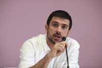 Espinar dice que Errejón debería presentarse a secretario general de Podemos si representa una "alternativa"