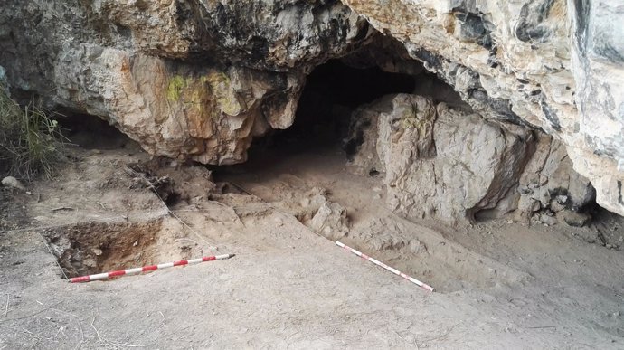 Cueva del Trader de Cubelles, herramientas neandertales, excavación, arqueología