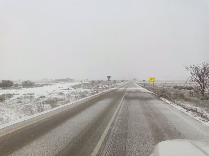 1.200 Vehículos Están Atrapados En Las Carreteras Valencianas