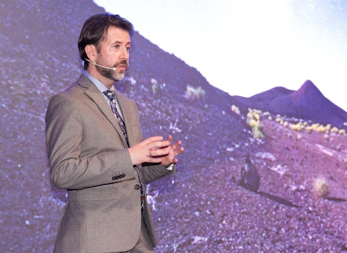 El presidente del Cabildo de Tenerife, Carlos Alonso