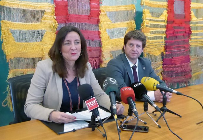 La alcaldesa de Sant Cugat, Mercè Conesa, y el concejal Pere Soler