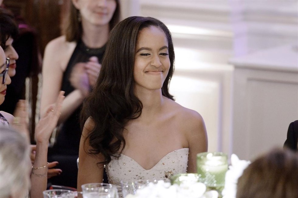 Malia Obama/Pool