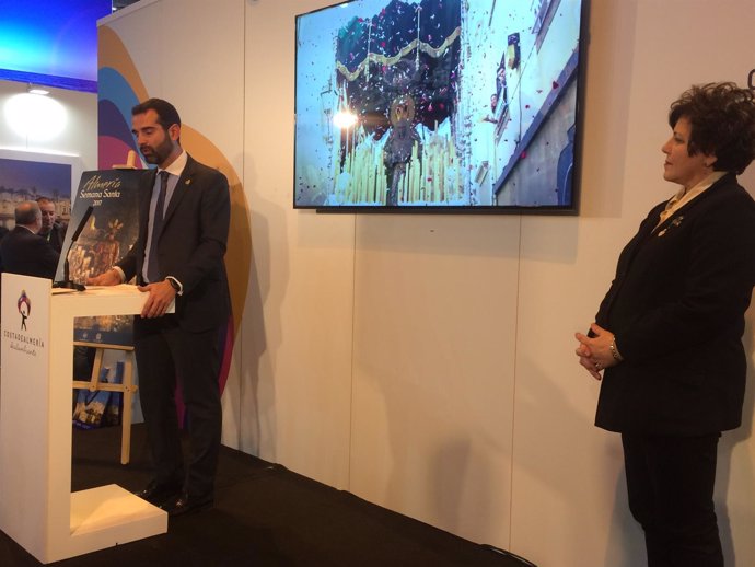 El alcalde de Almería ha presentado la Semana Santa de la capital en Fitur.