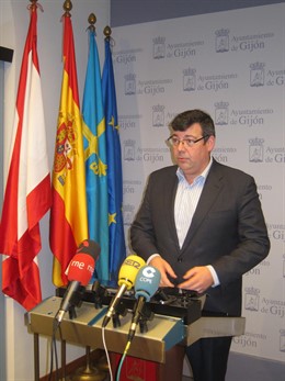 Santiago Martínez Argüelles.